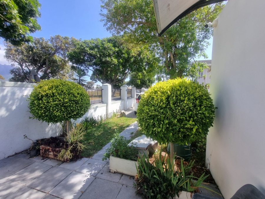 To Let 0 Bedroom Property for Rent in Rondebosch East Western Cape